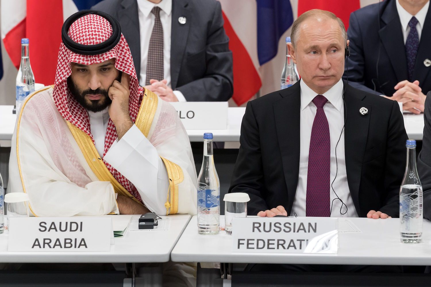 Suudi Arabistan ve Rusya arasındaki petrol savaşı: Krallık için büyük tehlike Suudi Arabistan ve Rusya arasındaki petrol savaşı: Krallık için büyük tehlike