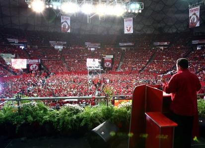 Chavez'i sevmek için 50 neden... "Hugo Chavez ve Bolivarcı Devrimi Hakkında 50 Hakikat"